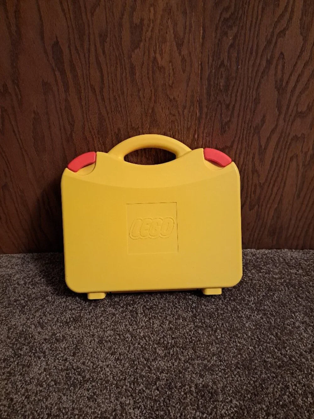 2018 LEGO Classic Creative Suitcase (10713) filled with an assortment of Legos